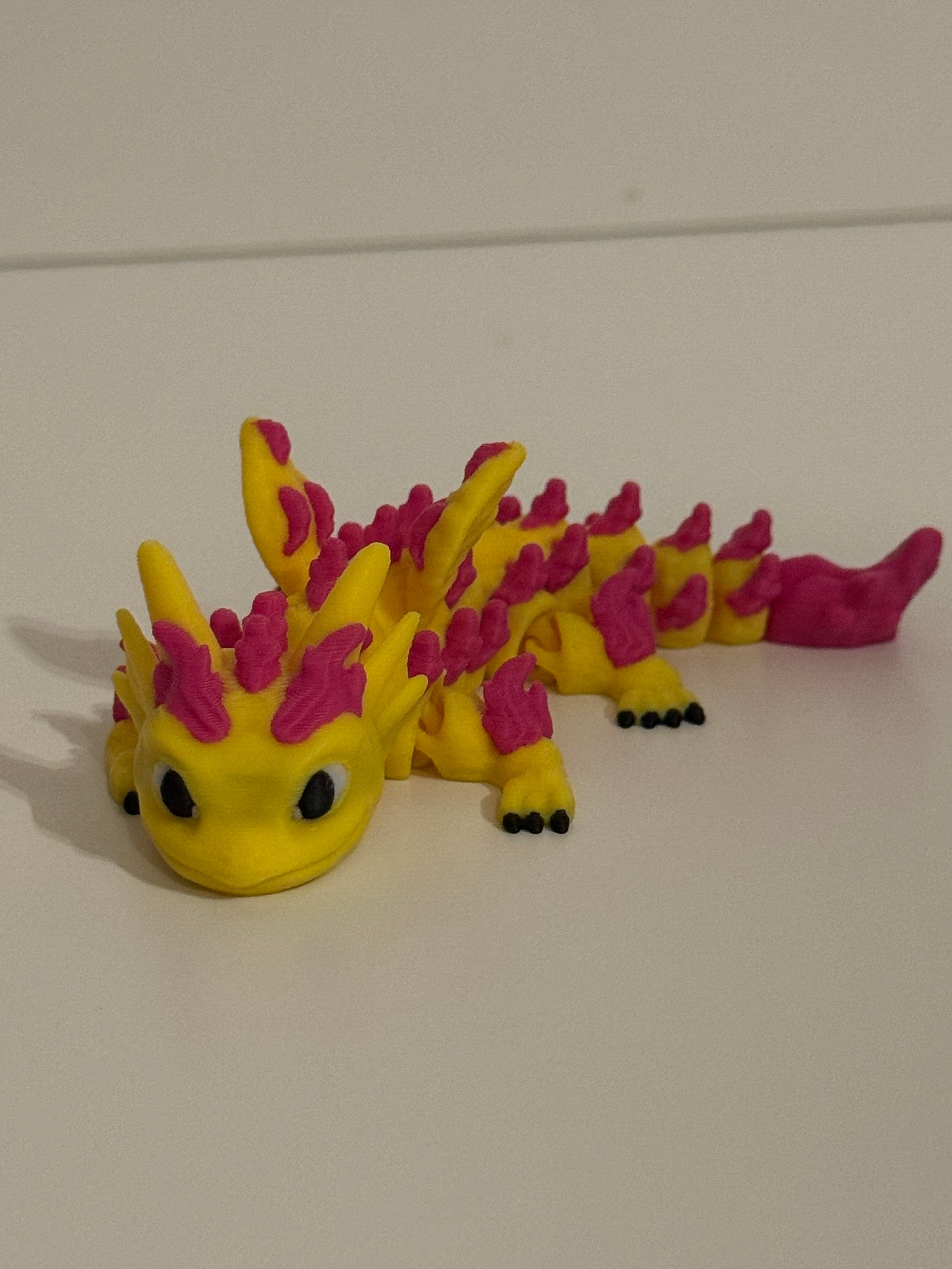 Beweglicher Mini-Drache mit Ei – magischer Spielspaß zum Öffnen & Schließen