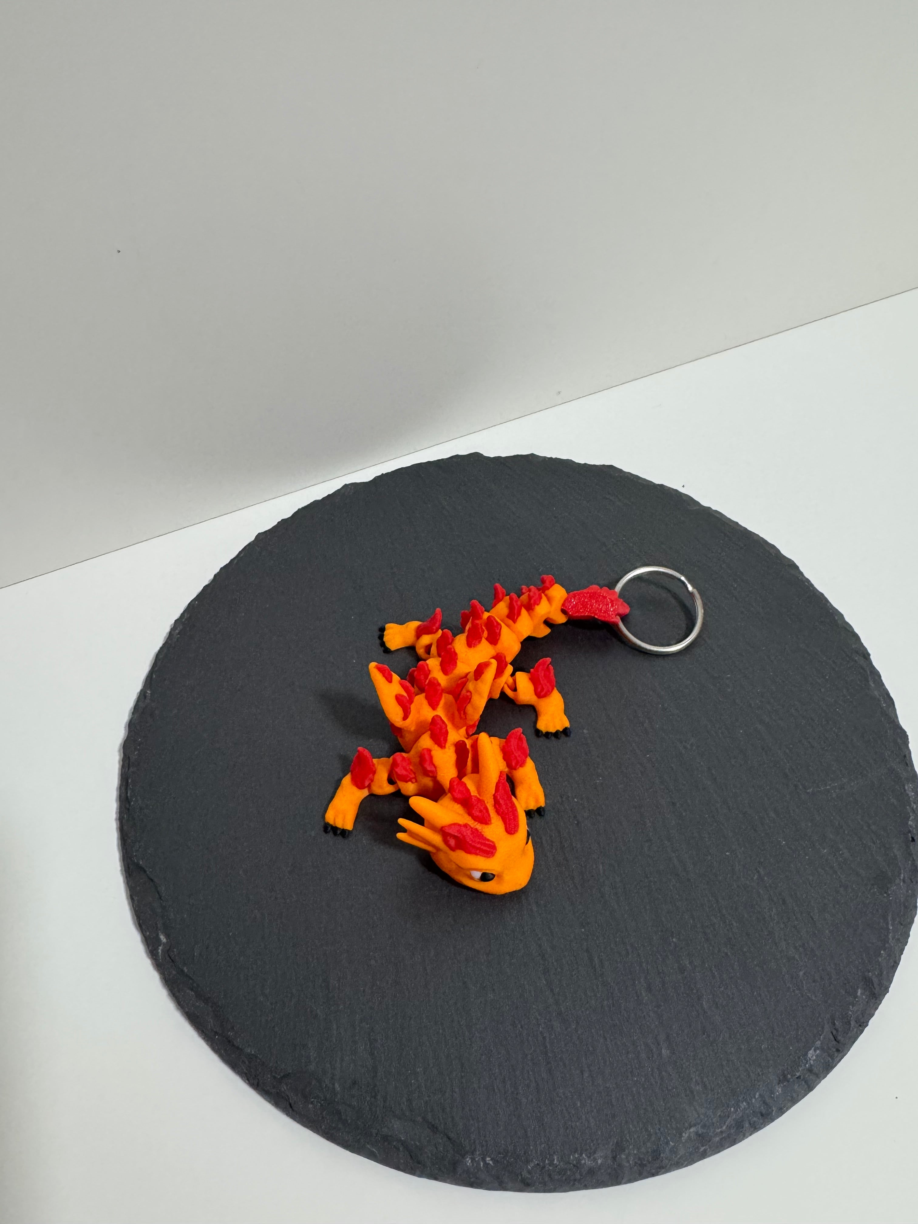 Beweglicher Drachen-Schlüsselanhänger – 3D-gedruckt | Fantasievolles Design